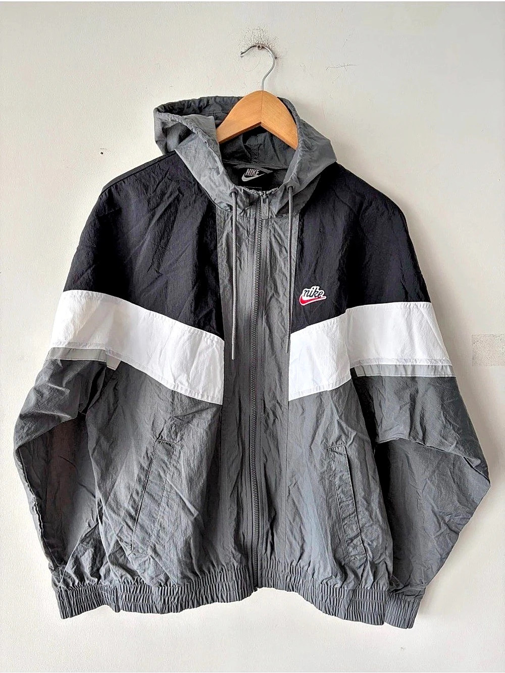 Nike Sportswear Heritage Men’s Loose Fit Windrunner Jacket Size S NEW